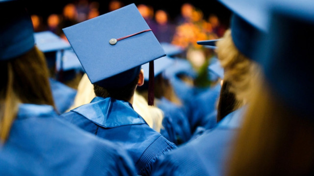 GTY_college_grads_jef_130625_16x9_1600-I0v2qPqoyI.jpg
