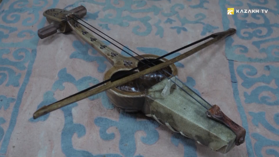 Кобыз – древнеазиатский инструмент