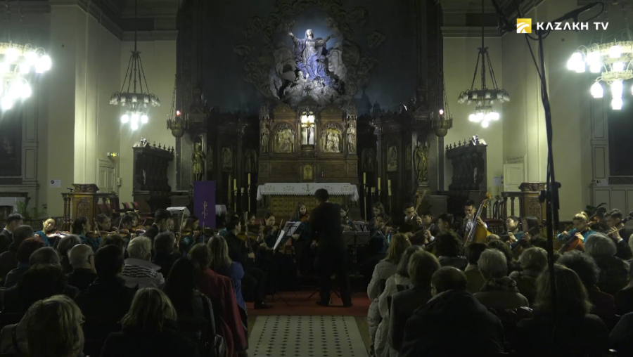 Қазақ ҰӨУ студенттері оркестрінің Францияға гастрольдік сапары