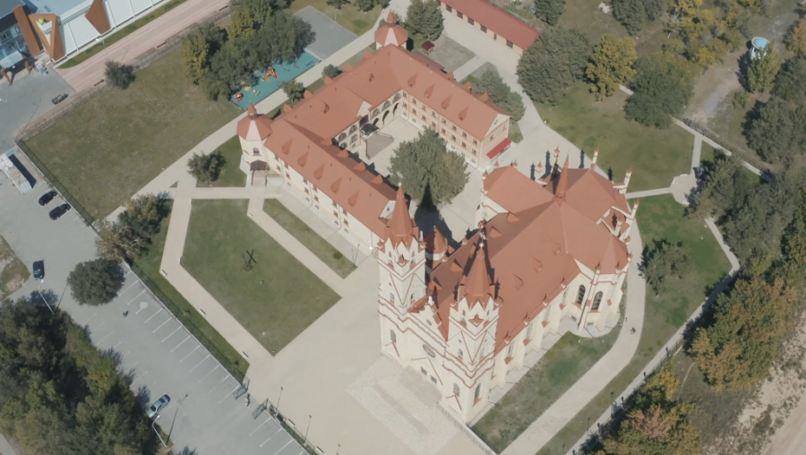 Что связывает Папу Римского и Караганду?