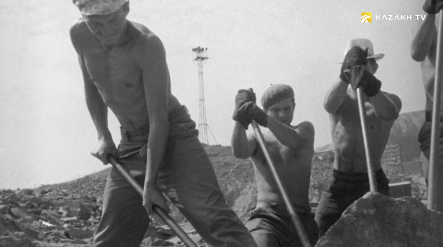 На целину! Фото студенческих стройотрядов